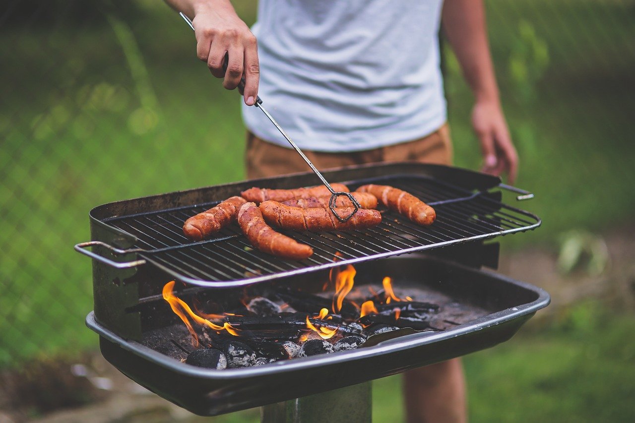 Dicas de segurança ao fazer churrasco em casa Dicas de segurança ao fazer churrasco em casa