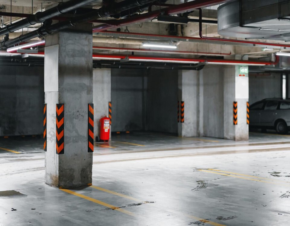 Garagem apertada: marcadores visuais que evitam toques Garagem apertada: marcadores visuais que evitam toques
