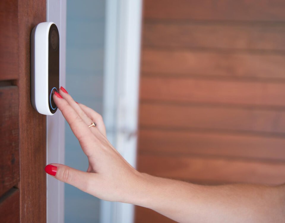 Vai receber acompanhante em casa? Pense antes de passar o endereço