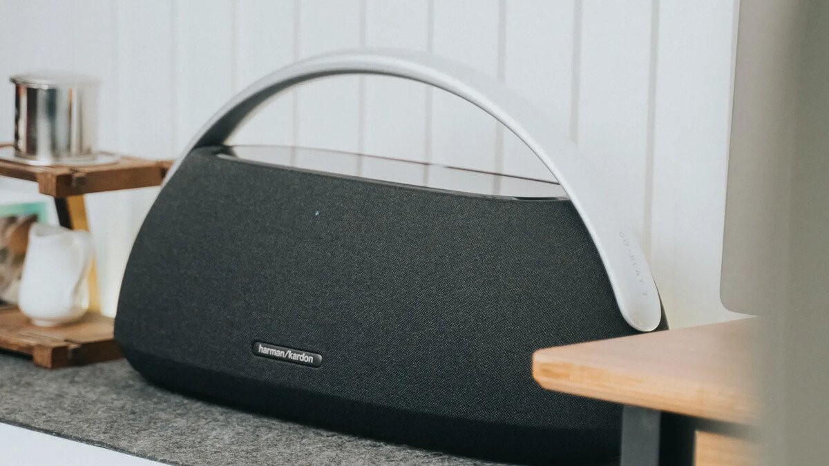 Novos Echo Dot, Time e Studio: qual escolher para sua casa? Caixa de som compacta sobre mesa